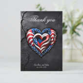 Herz ist in den klassischen Farben der US-Flagge. Dankeskarte (Stehend Vorderseite)