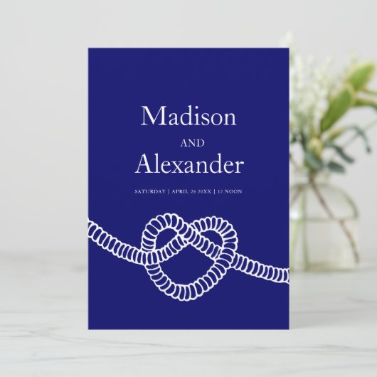 Herz Krawatte der Knoten Hochzeitsnacht blau weiß Einladung (Stehend Vorderseite)