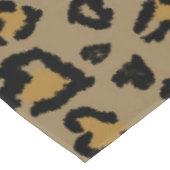 "Herz-Leopard Muster in natürlichen Farben Tischdecke (Schrägansicht)