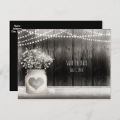 Herz Mason Jar & Gipskraut Rustikale Rett Datum Ankündigungspostkarte (Vorne/Hinten)