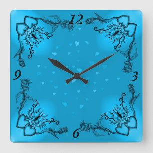 Herz mit Blume und Schmetterling im Tattoo-Stil Quadratische Wanduhr