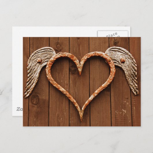 Herz mit Flügeln gegen rustikale Holzkarten Postkarte (Vorne/Hinten)