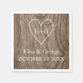 Herz mit Initialen Holzkorn rustikale Hochzeit Serviette (Vorderseite)