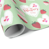 Herz und Erdbeeren Frohes Valentinstag Geschenkpapier (Rolleneckpunkt)