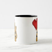 Herz und gestreifte Katze Zweifarbige Tasse (Mittel)