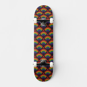 Herz- und Regenbogenmuster Skateboard