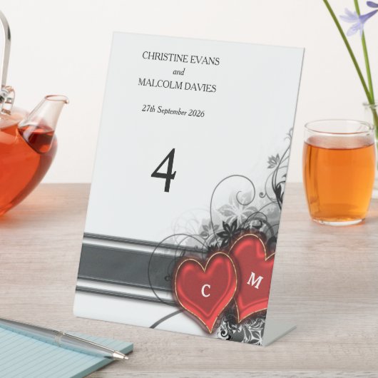 Herz und Rollen Sockelschild (In Situ)