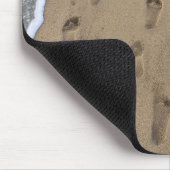 Herz und Spuren im Sand Mousepad (Ecke)