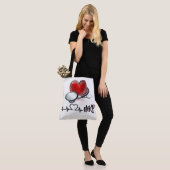 Herz und Stethoskop Große Monogramm-Tasche Tasche (Am Model)