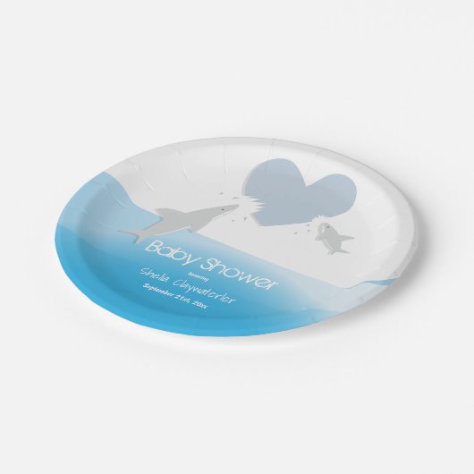 Herzbisse und Haie | Baby Shower Paper Plate Pappteller (Schrägansicht)