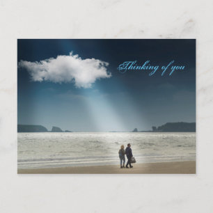 Herzen an einem Strand. Postkarte