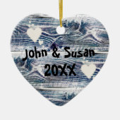 Herzen auf Holz, Frohe Festtage Keramik Ornament (Vorne)