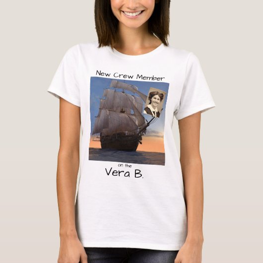 Herzen der Eiche, Mitglied der neuen Crew Vera B T T-Shirt (Vorderseite)