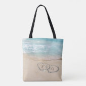 Herzen im Sand | Monogramm Paar Strand Tasche (Rückseite)