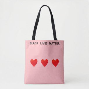 Herzen und Black Lives Matter Text auf Korallenros Tasche