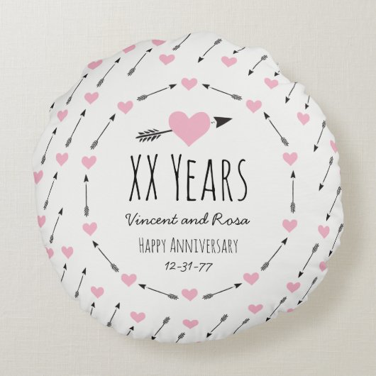 Herzen und Pfeil-personalisierter Rundes Kissen (Rückseite)