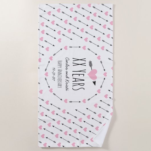 Herzen und Pfeil-personalisierter Strandtuch (Vorderseite)