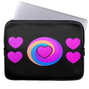 Herzen und Regenbogen auf schwarzem Hintergrund  Laptopschutzhülle
