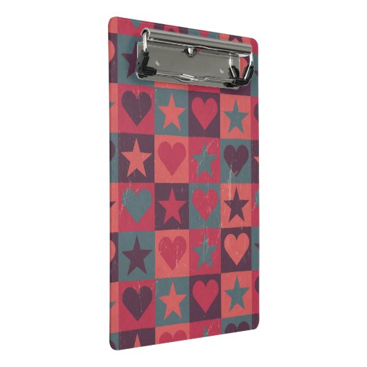 Herzen und Sternchen-Vereinbarung Rosa Mini Klemmbrett (Schrägansicht)