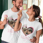 Herzform Foto Chic florale Verlobung T-Shirt<br><div class="desc">Wir entschieden uns für ewig Typografie Drehbuch seine und ihre Namen personalisierten T - Shirt mit Herz-Form Paar Foto und rosa Rosen.                Perfekt für eine Verlobung,  Hochzeitsankündigung oder ein Jubiläum-Party am Valentinstag!</div>