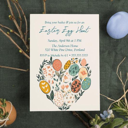 Herzförmige Eier und Blume Ostereier Jagen Einladung