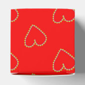Herzförmige Herzen auf rot Geschenkschachtel (Oben)