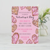 Herzförmige Kekse Valentinstag Schule Party Einladung (Stehend Vorderseite)
