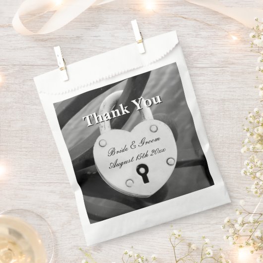 Herzförmige Liebe mit Schlüsselloch Hochzeit Geschenktütchen (Ausgeschnitten)