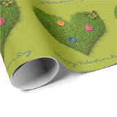Herzförmige Rasen-Blume Schmetterling Geschenkpapier (Rolleneckpunkt)