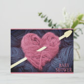 Herzförmige Rosa-Garn-Babydusche Einladung (Stehend Vorderseite)