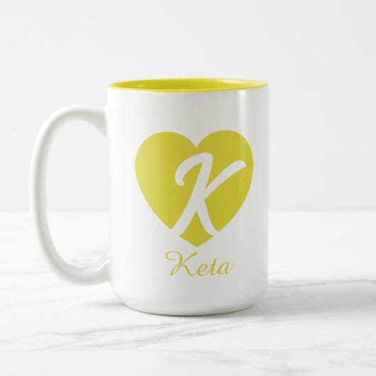 Herzförmige Tasse mit individuellem Monogramm und (Links)