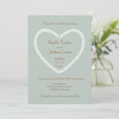 Herzförmige White Sage Gold Hochzeitseinladung Einladung (Stehend Vorderseite)