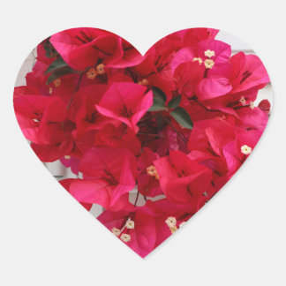 Herzförmiger Aufkleber rosa Blumen