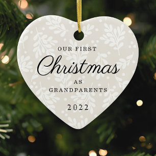 Herzförmiges erstes Weihnachten als Großeltern Keramik Ornament