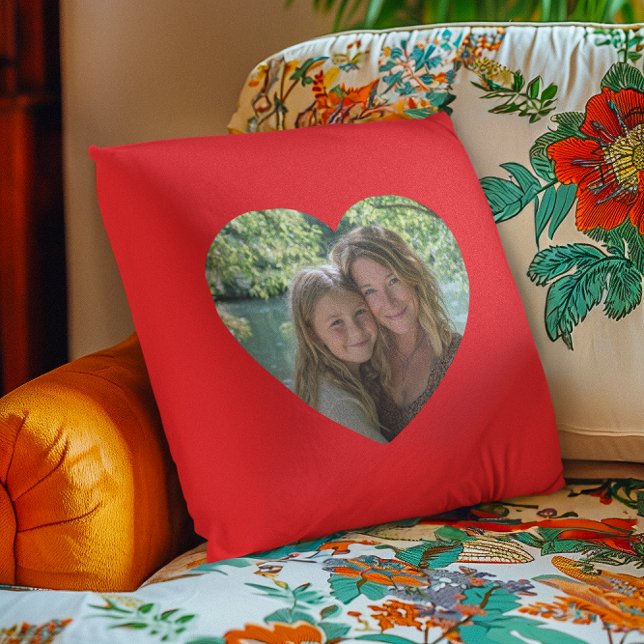 Herzförmiges Foto in hellrot Kissen (Heart Shape Photo Bright Red Throw Pillow)