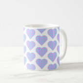 Herzförmiges Karomuster in Hellblau und Rosa Kaffeetasse (VorderseiteRechts)