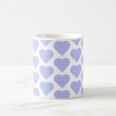 Herzförmiges Karomuster in Hellblau und Rosa Kaffeetasse (Mittel)