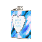 Herzgestalteter Kranz auf Abstrakter blauer Gastge Flachmann (Links)