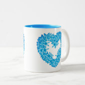 Herzgestreibender Kranz von Blume, Pastel Blau Zweifarbige Tasse (VorderseiteRechts)