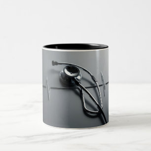Herzinfarkt: Stethoskop-Tasse für Krankenschwester Zweifarbige Tasse