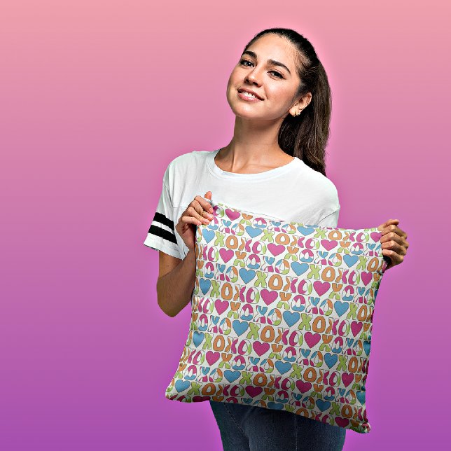 Herzklopfen mit dekorativem Wirbel Kissen (Von Creator hochgeladen)