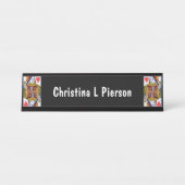 Herzkönigin Verzierte Spielkarte auf schwarz Schreibtischnamensplakette (Vorderseite )