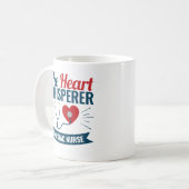 Herzkrankenschwester der Herzflüsterer Kaffeetasse (Vorderseite Links)