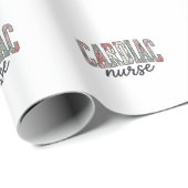 Herzkrankenschwester Florales Varsity-Letterdesign Geschenkpapier (Rolleneckpunkt)