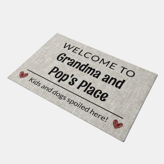 Herzlich willkommen auf der Website von Oma & Pop Fußmatte (Schrägansicht)