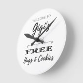 Herzlich willkommen bei Gigi's House FREE Hugs & C Runde Wanduhr (Winkel)