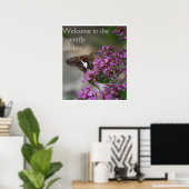 Herzlich Willkommen im Butterfly Garden Poster - S (Heimbüro)