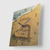 Herzlich Willkommen im Sand Beach Shore Tropical O Quadratische Wanduhr (Winkel)