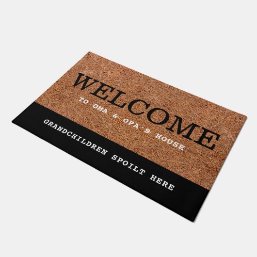Herzlich willkommen in Oma & Opa's House Rustic Co Fußmatte (Schrägansicht)