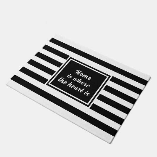 Herzlich willkommen in Style Black & White Strip P Fußmatte (Schrägansicht)